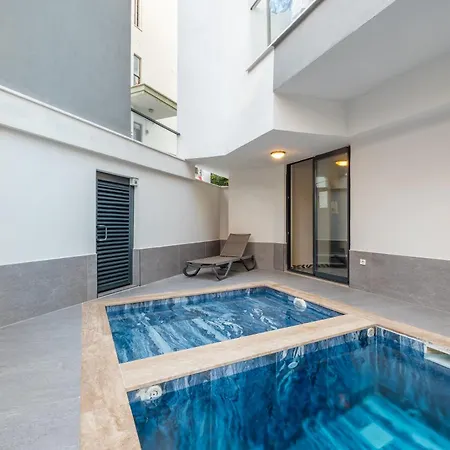 Jasmin 6 * Αλάνια